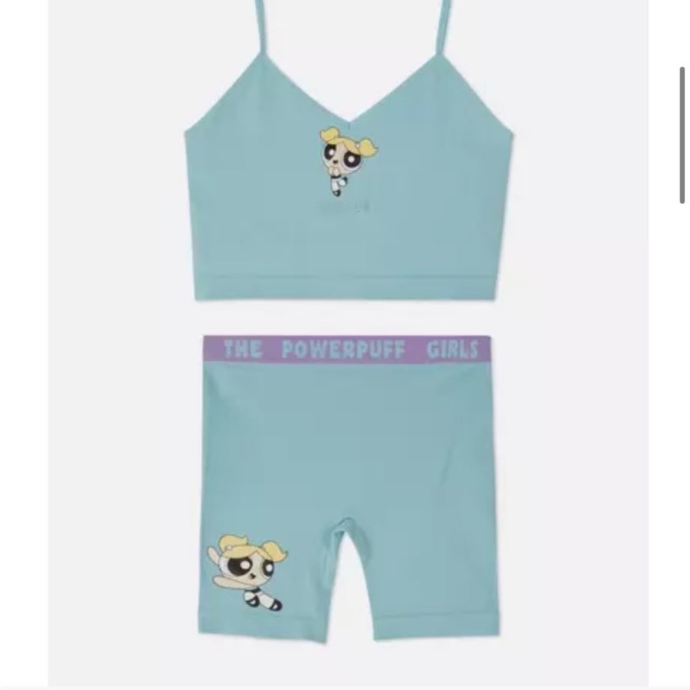 Super adorable two piece Powerpuff girls pajama set 
Bubbles new